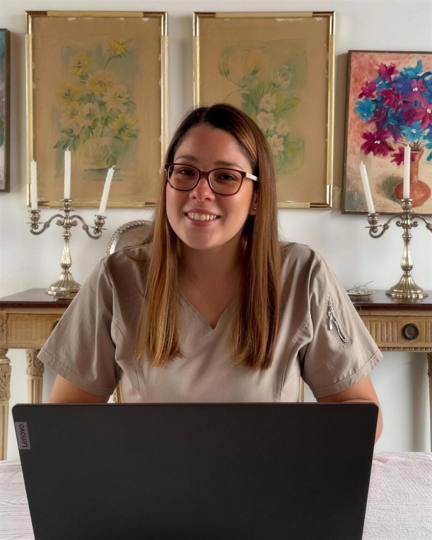 Luciana, nutricionista, en consulta